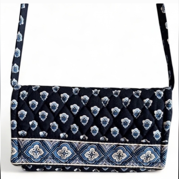 Vera Bradley Handbags - Vera Bradley Crossbody Nantucket Navy EIC